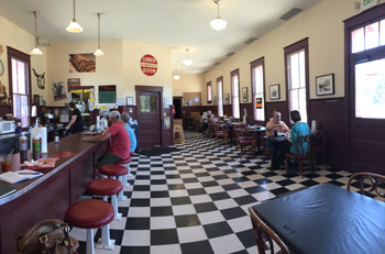 interior,smokehouse,barbecue,cleelum