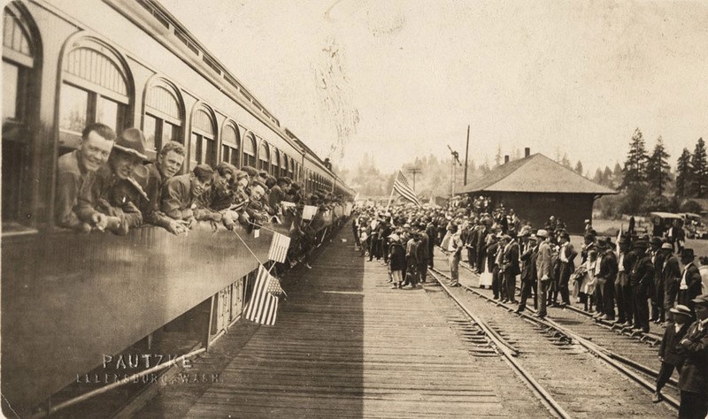 troop,train,cleelum,1917
